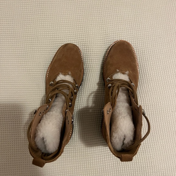 IZZIE Lugsole ankle boot - suede - Picture 2 of 7